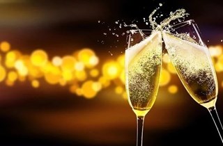 nieuwjaarsborrel-nieuwjaarsreceptie-borrelbox-proseccobox-prosecco-piccolo-online-event-proostbox-cheersbox-champagnebox-bubbelsbox